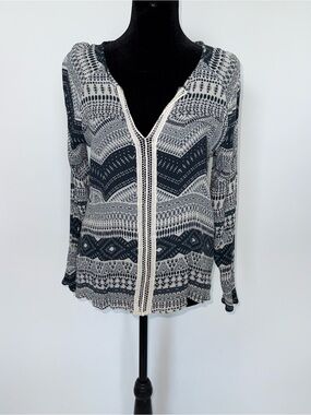 Love Stitch Blue Cream Geometric Boho Crochet Trim Blouse Medium